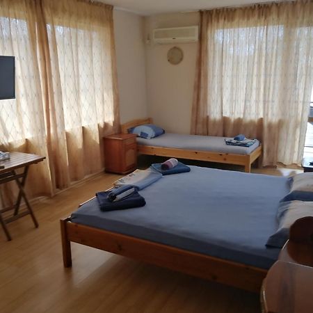 Guest House "Zora - Sarafovo" Burgaz Dış mekan fotoğraf