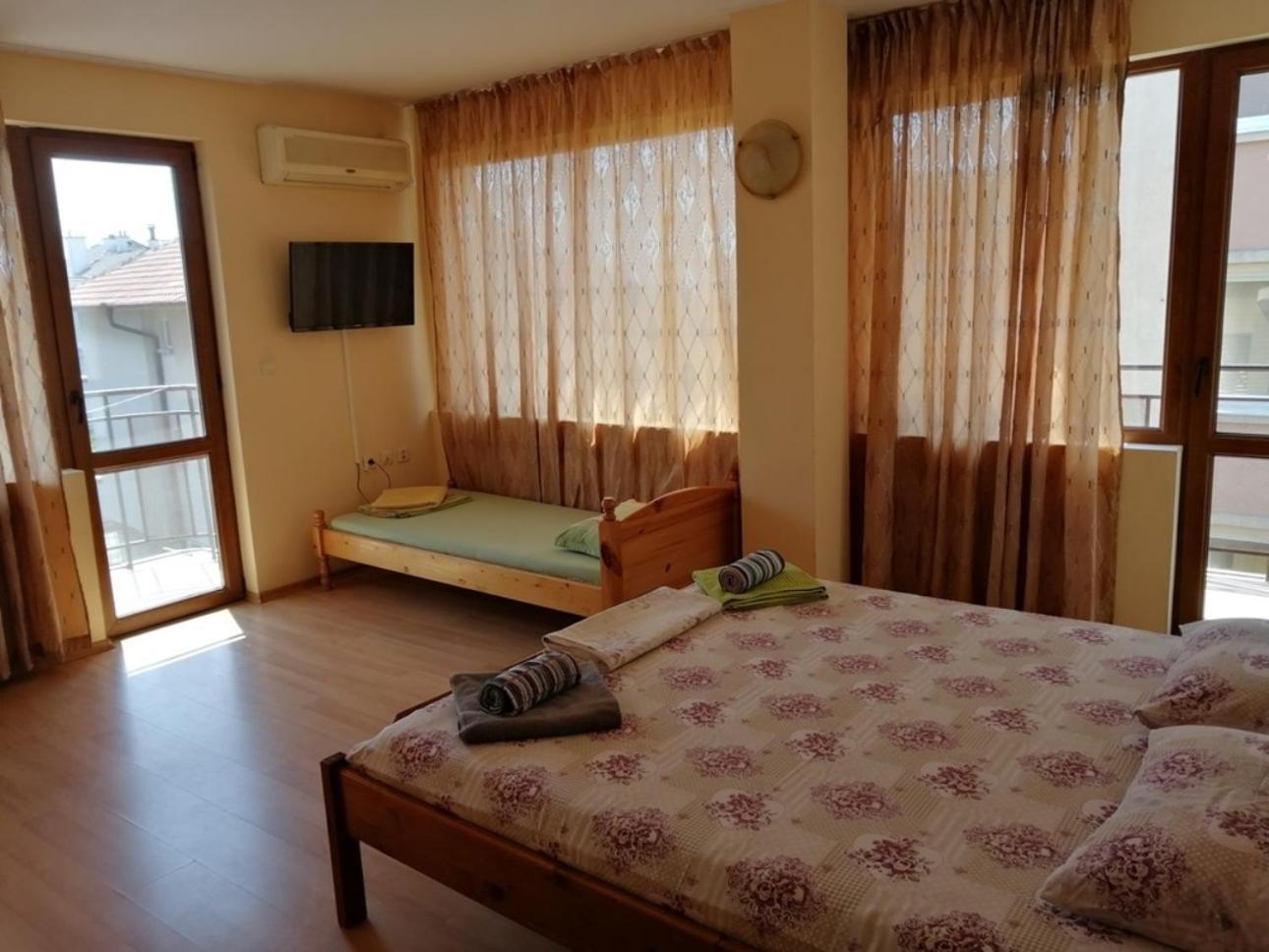 Guest House "Zora - Sarafovo" Burgaz Dış mekan fotoğraf