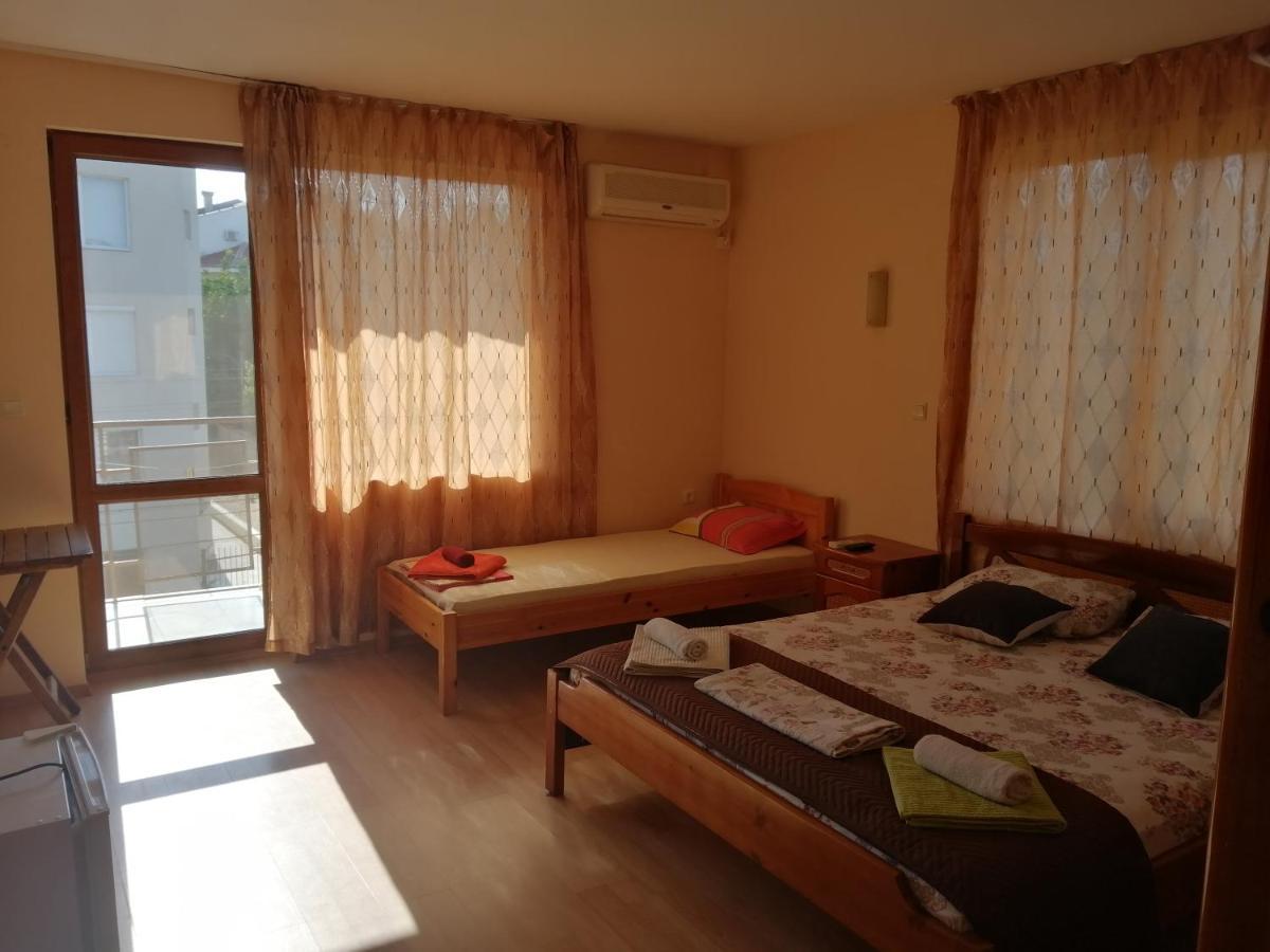 Guest House "Zora - Sarafovo" Burgaz Dış mekan fotoğraf