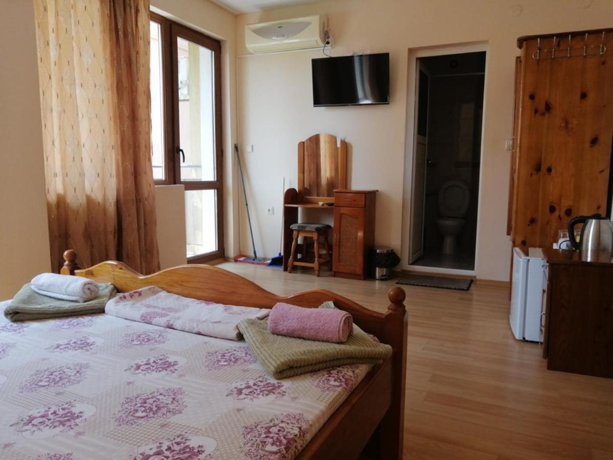 Guest House "Zora - Sarafovo" Burgaz Dış mekan fotoğraf
