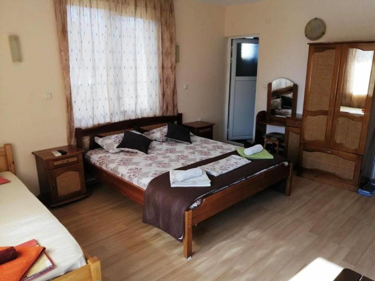 Guest House "Zora - Sarafovo" Burgaz Dış mekan fotoğraf