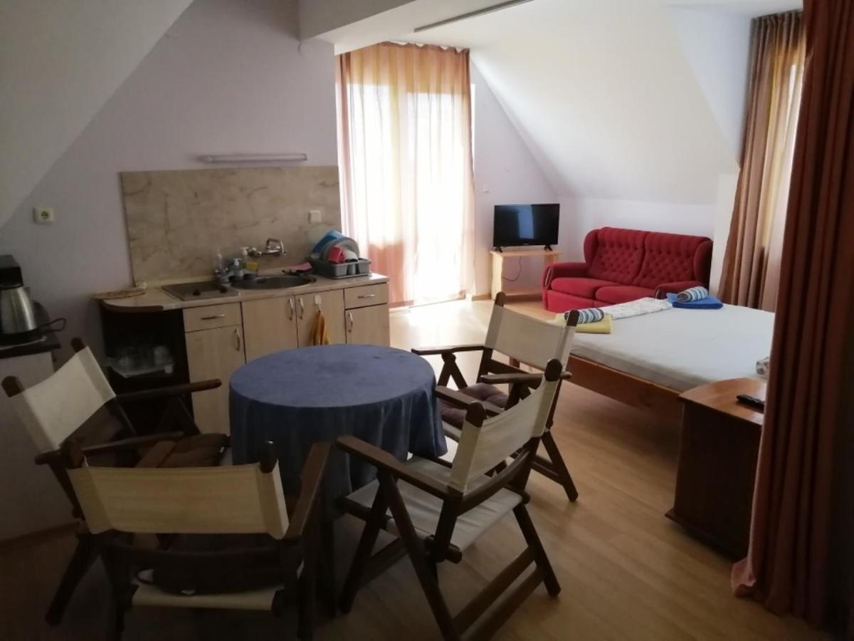 Guest House "Zora - Sarafovo" Burgaz Dış mekan fotoğraf