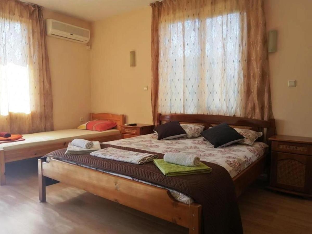 Guest House "Zora - Sarafovo" Burgaz Dış mekan fotoğraf