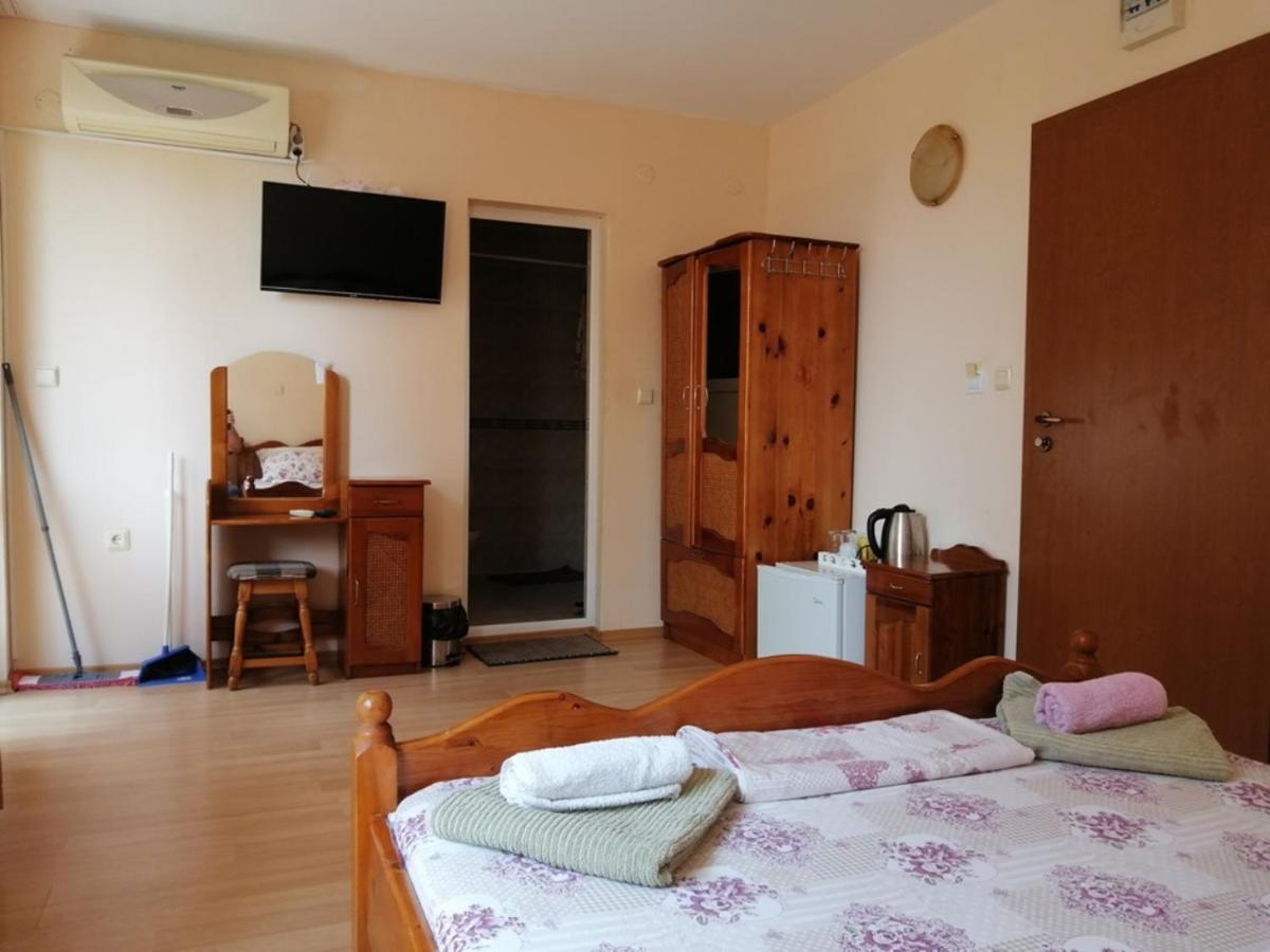 Guest House "Zora - Sarafovo" Burgaz Dış mekan fotoğraf
