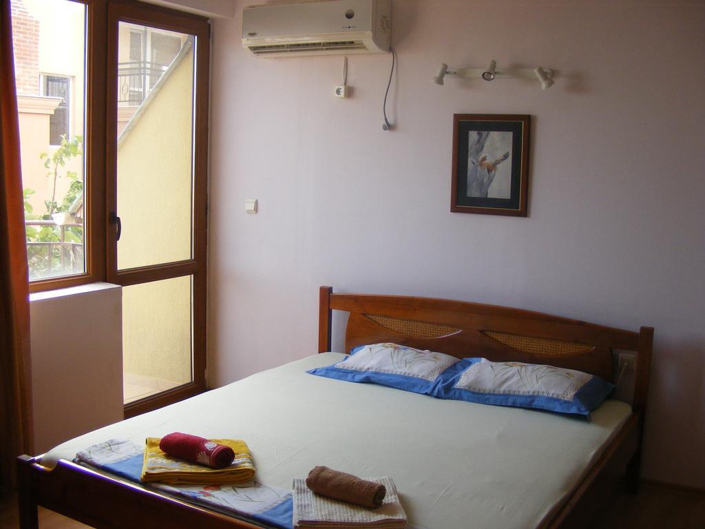 Guest House "Zora - Sarafovo" Burgaz Dış mekan fotoğraf