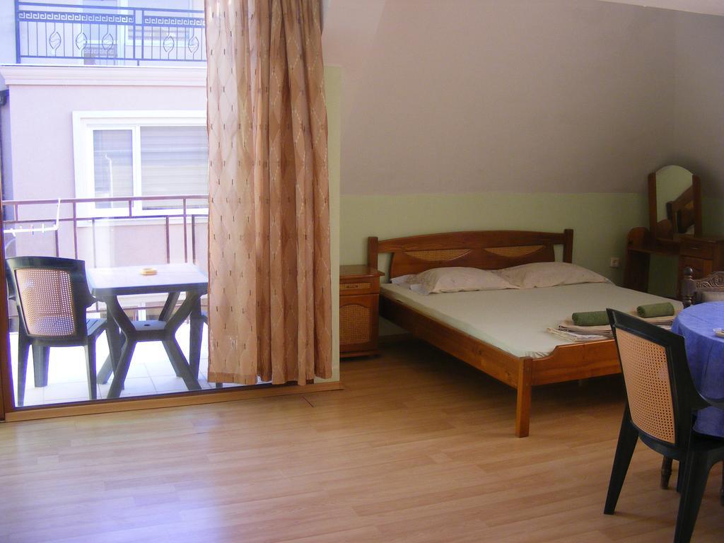 Guest House "Zora - Sarafovo" Burgaz Dış mekan fotoğraf