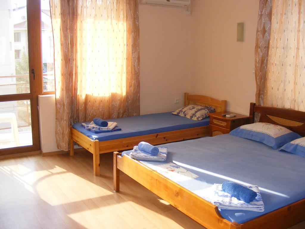 Guest House "Zora - Sarafovo" Burgaz Dış mekan fotoğraf