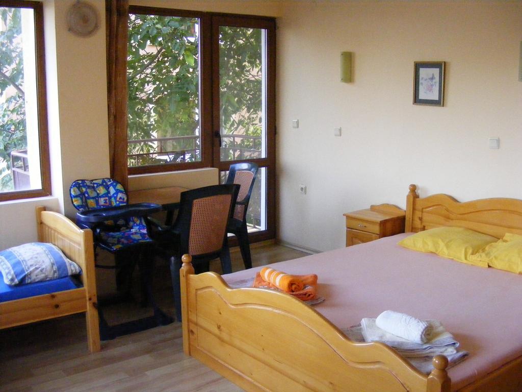 Guest House "Zora - Sarafovo" Burgaz Dış mekan fotoğraf
