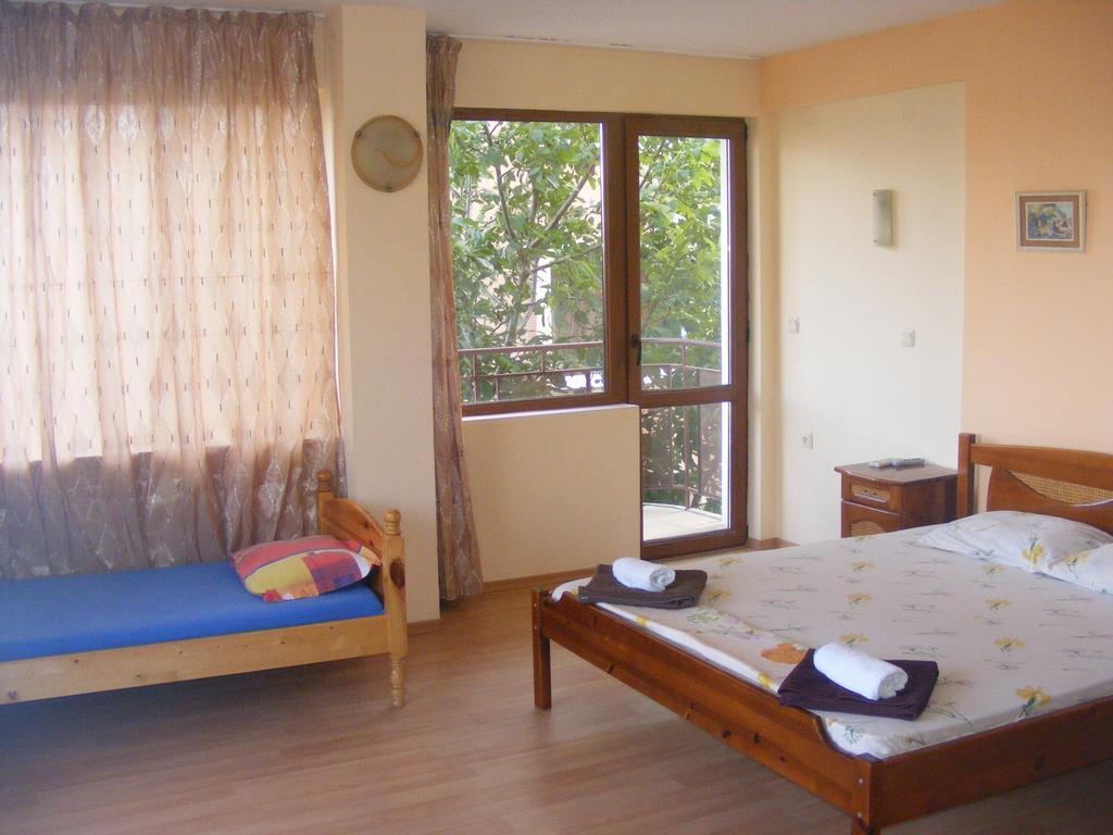 Guest House "Zora - Sarafovo" Burgaz Dış mekan fotoğraf